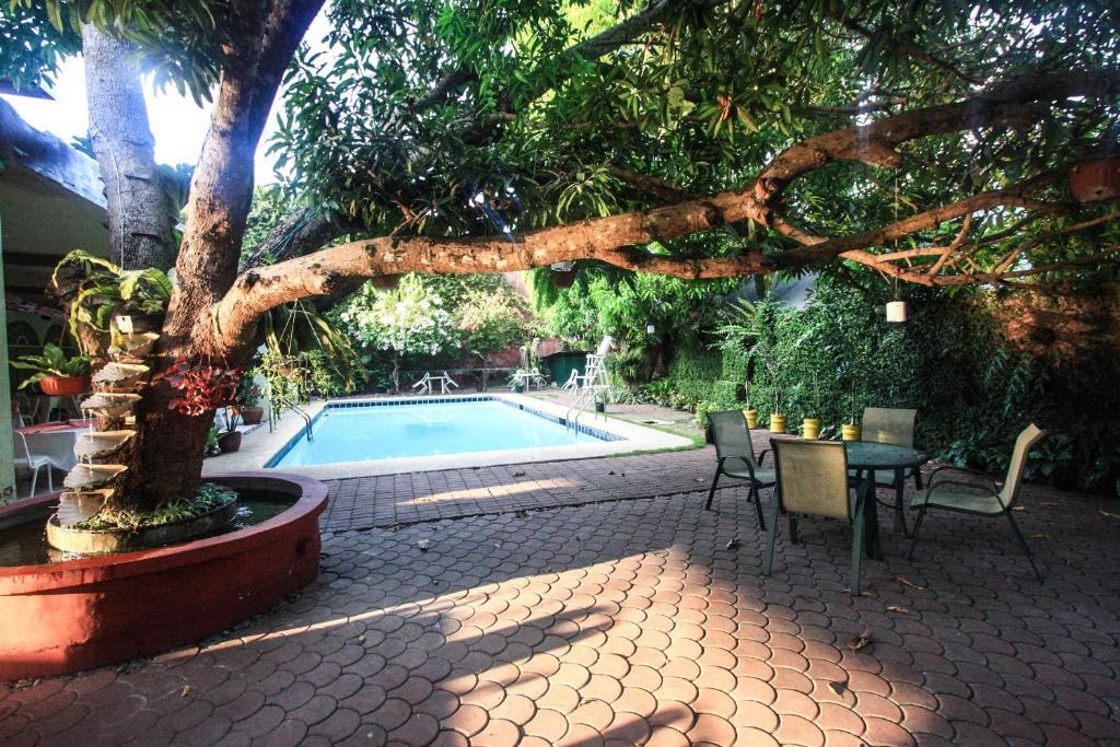 Bohol La Roca Hotel Totolan Exteriör bild