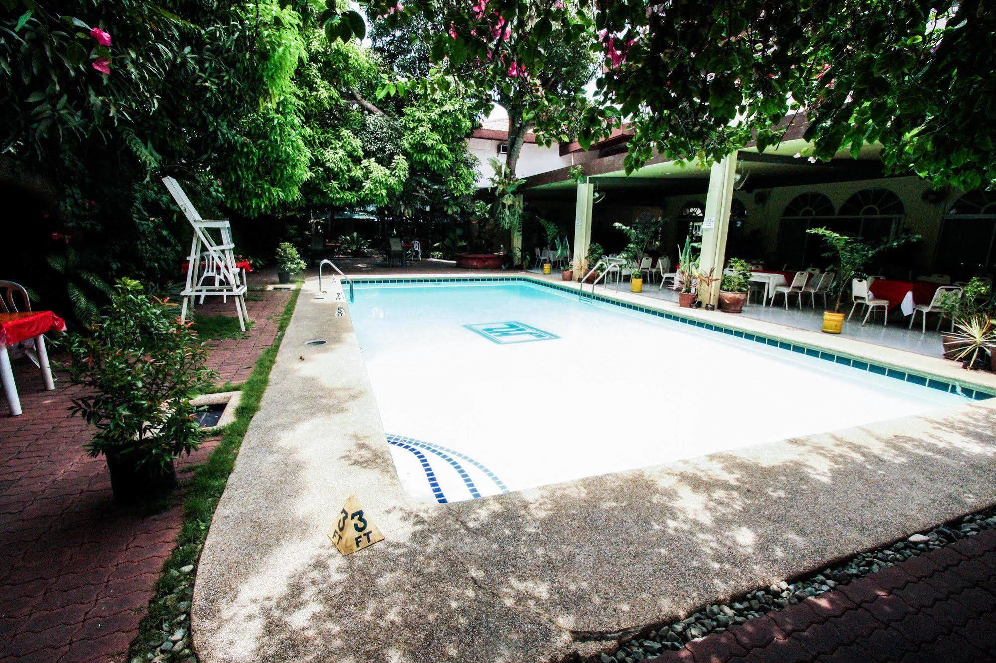 Bohol La Roca Hotel Totolan Exteriör bild